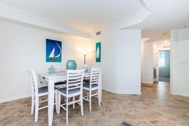Building Photo - 14051 Heritage Landing Blvd