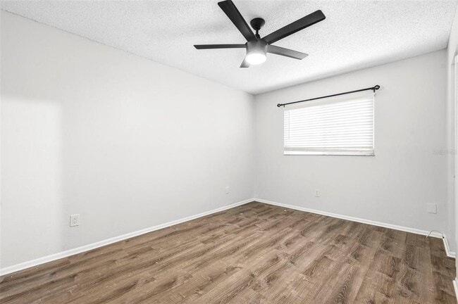 Building Photo - 2871 S Pines Dr