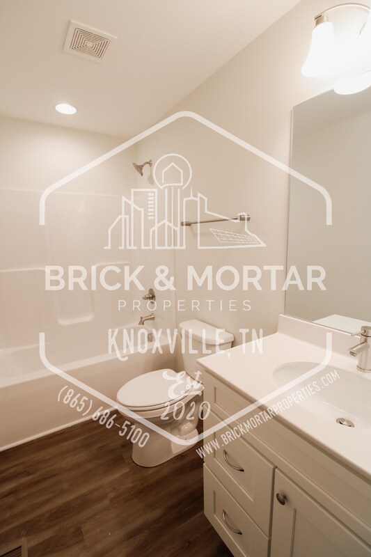 Building Photo - 4819 McCloud Rd