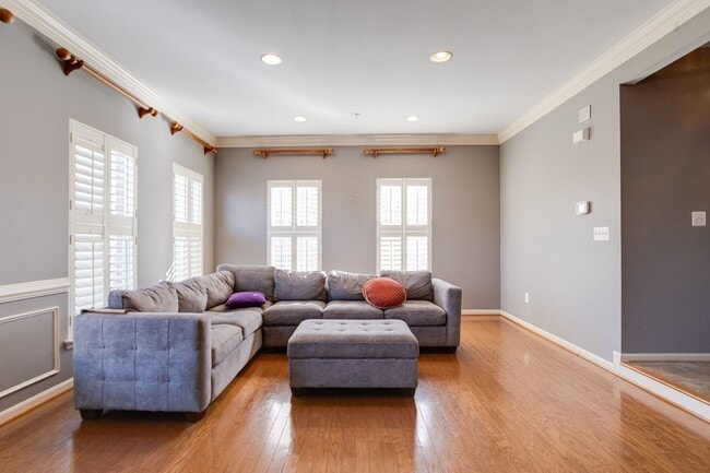 Building Photo - 1730 Bluffs Island Ct