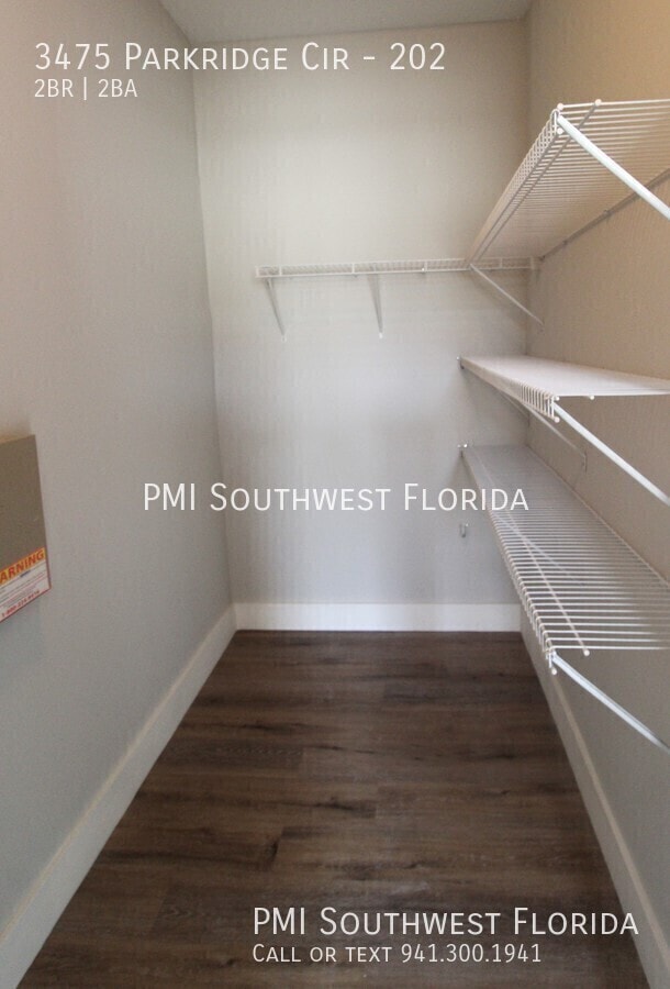 Building Photo - 3475 Parkridge Cir