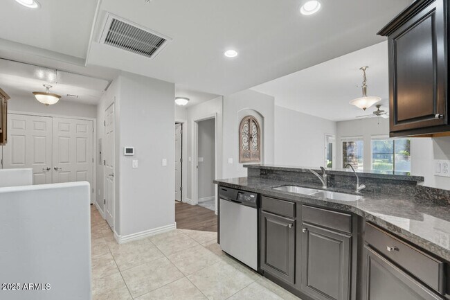 Building Photo - 5350 E Deer Valley Dr