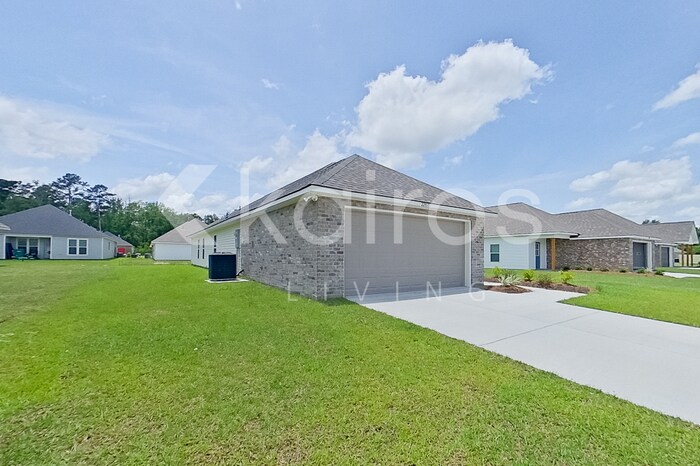 Building Photo - 22857 Monterey Ave