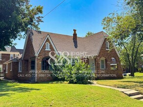 Building Photo - Updated 2 Bed/1.5 Bath Historic Property L...