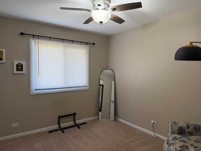 Building Photo - 668 Niagara Dr