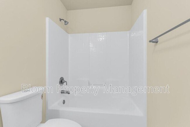 Building Photo - 2649 Lohr Dr