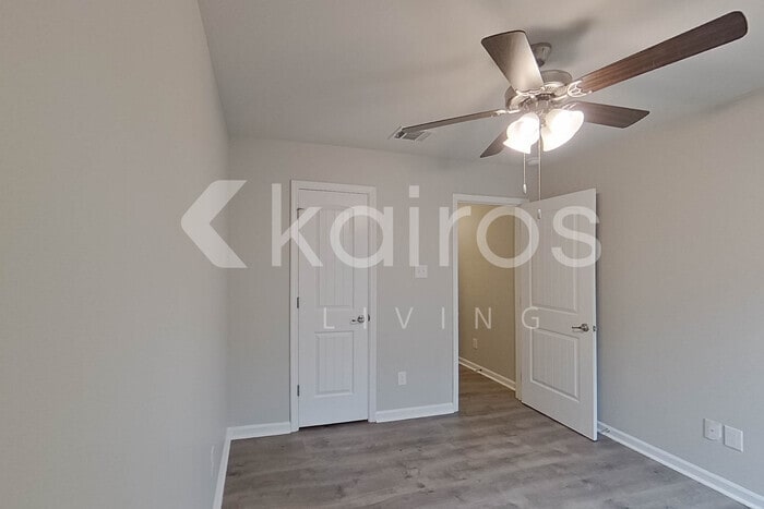 Building Photo - 124 Yardley Ct