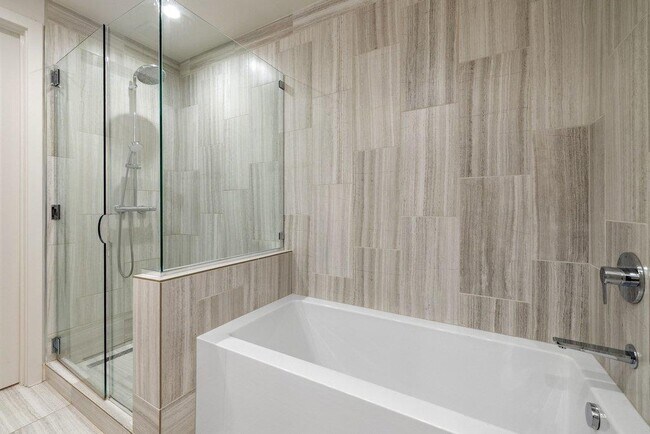 Building Photo - 44 East Ave