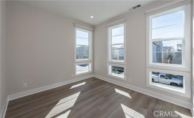 Building Photo - 180 Longden