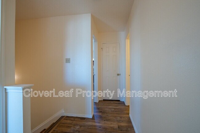 Building Photo - 1045 Stone Trail