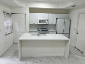 Building Photo - 4950 White Mangrove Way E