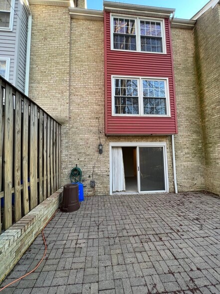 Patio 2/2 - 2105 Bucknell Ter