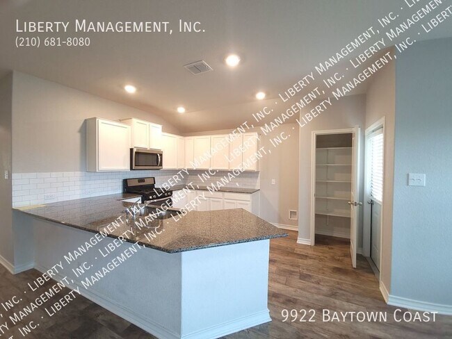 Building Photo - Charming One- Story Home On a GREENBELT LO...