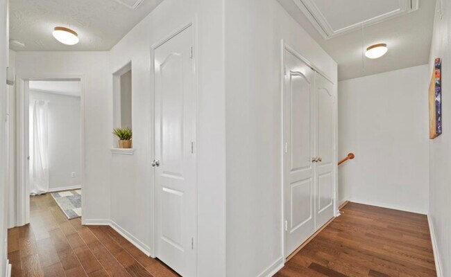 Building Photo - 7402 Hollister Rdg