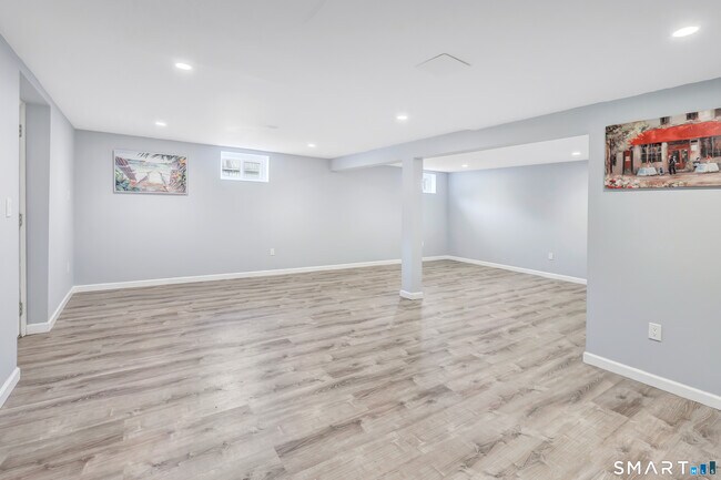 Building Photo - 61 Wakeley St