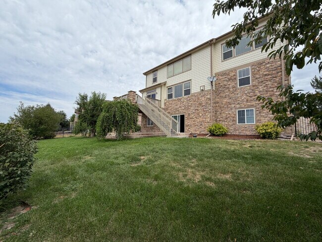 Building Photo - Luxurious 5-Bed Oasis with Scenic Views and Elegant Finishes in Blackstone Country Club, Includes...