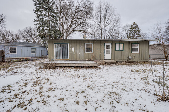 Building Photo - 2932 Cameron Ave