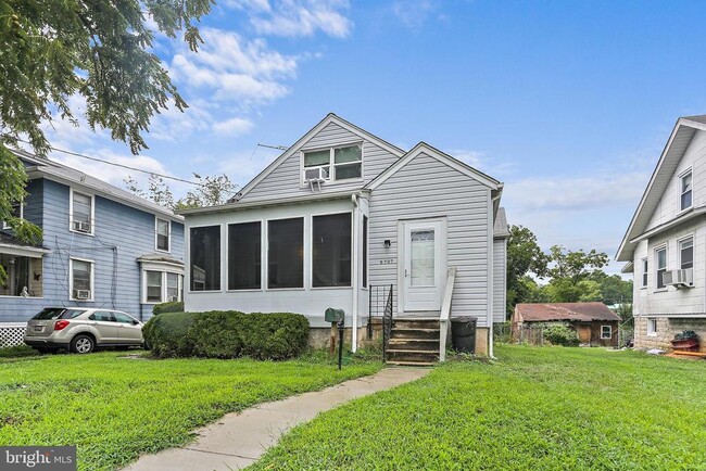 Building Photo - 5707 1st Ave