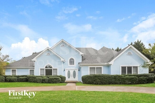 Building Photo - 1020 Forest Hills Dr SE