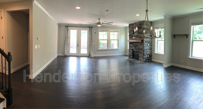 Building Photo - 10728 Vanguard Pkwy