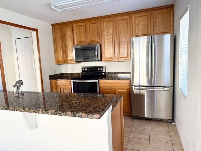 Building Photo - Coquina Key Townhomes Gated community 3/2.5