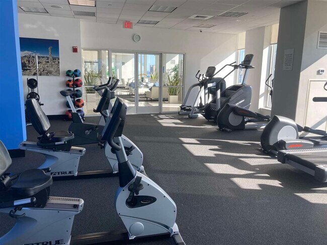 Building Photo - 2 2nd St