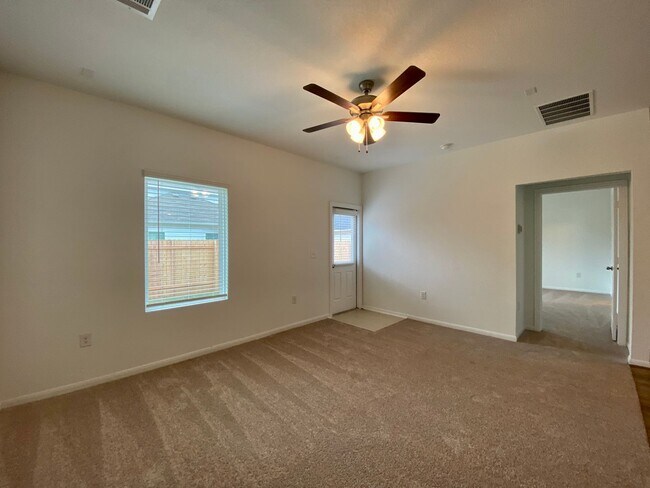 Building Photo - Stunning 4/2 Brand New Home in Kyle!