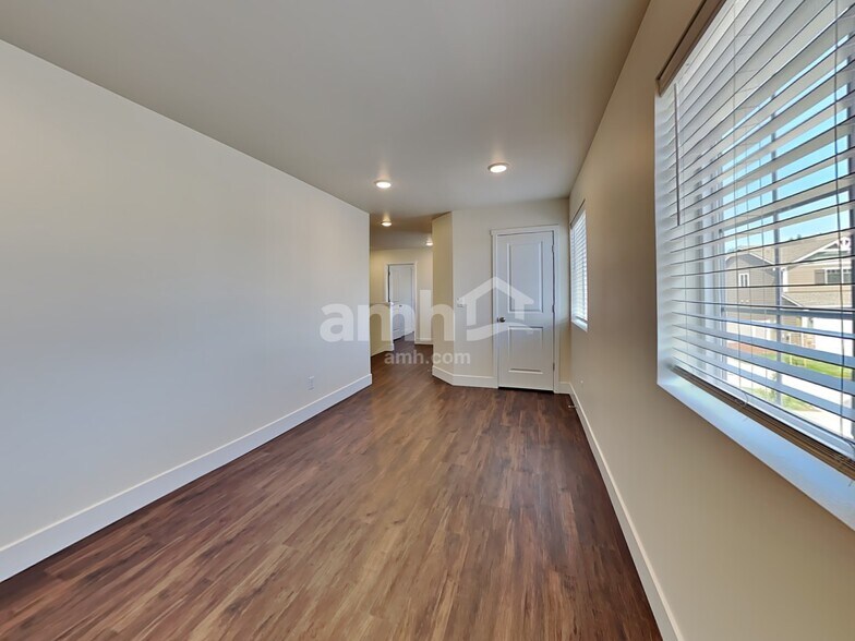 Building Photo - 17628 26th Ave Ct E