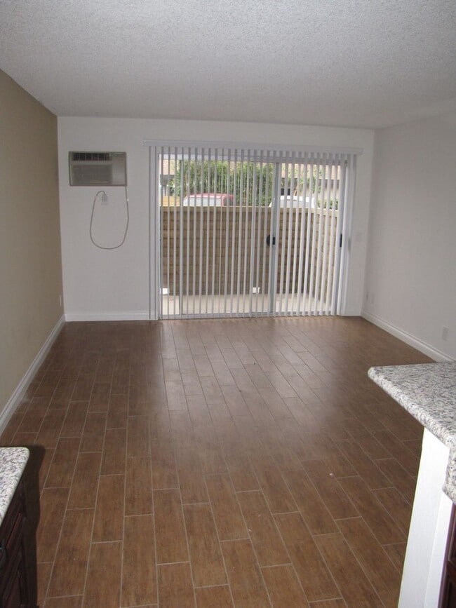 Building Photo - Beautiful 1 Bedroom Unit in Orange