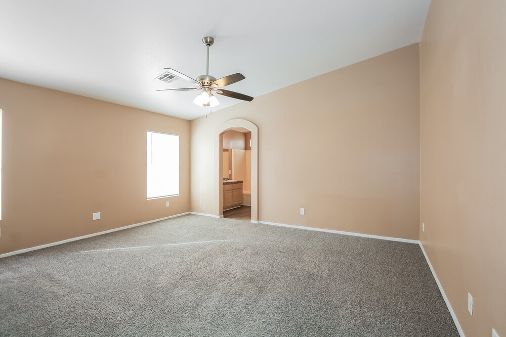 Building Photo - 1002 Emerald Stone Ave