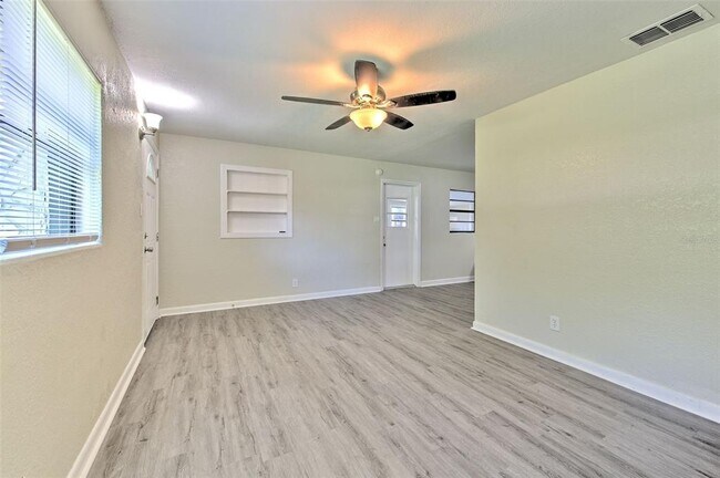 Building Photo - 475 W Ethelene St