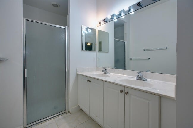 Building Photo - 4266 Park Crossing Tr