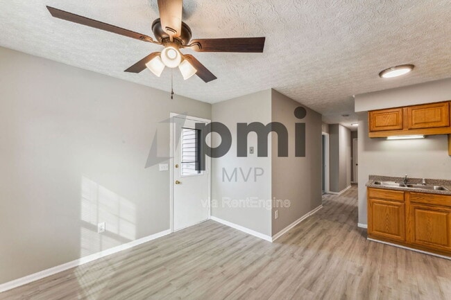 Building Photo - 3783 Petzinger Rd