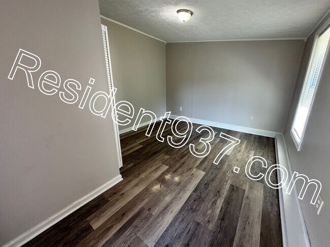 Building Photo - 3 Bed 1 bath home