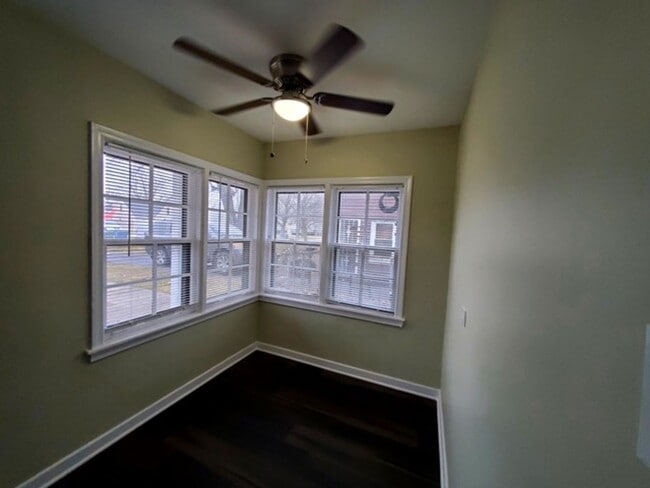 Building Photo - Oak Lawn Home