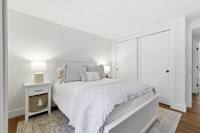 Building Photo - 60 Cinnamon Spring