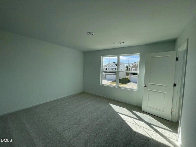 Building Photo - 160 S Finley Lndg Pkwy