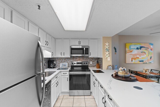 Building Photo - 5511 N Ocean Blvd
