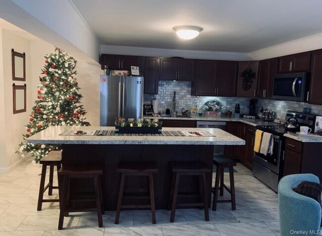 Building Photo - 3 Hudson Bluff Cir