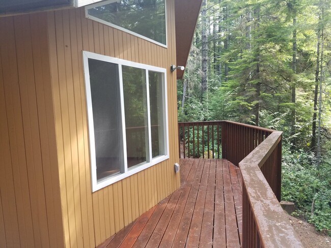 Building Photo - Peaceful Forest Retreat Close to Silverdale