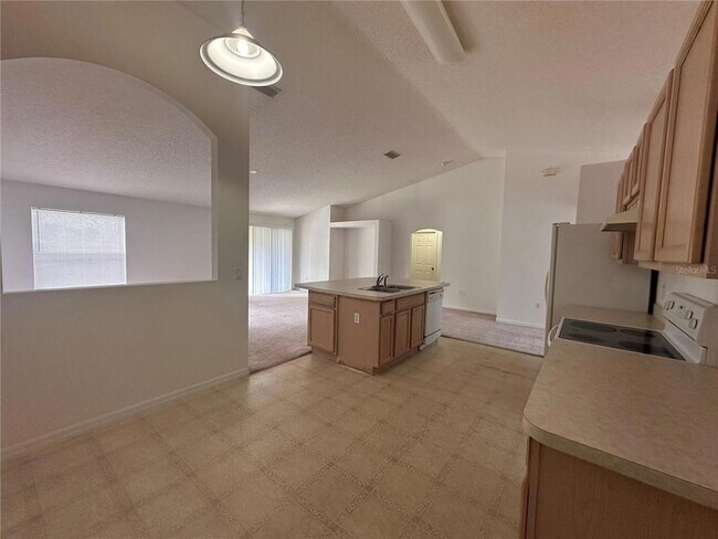 Building Photo - 33 Rybark Ln