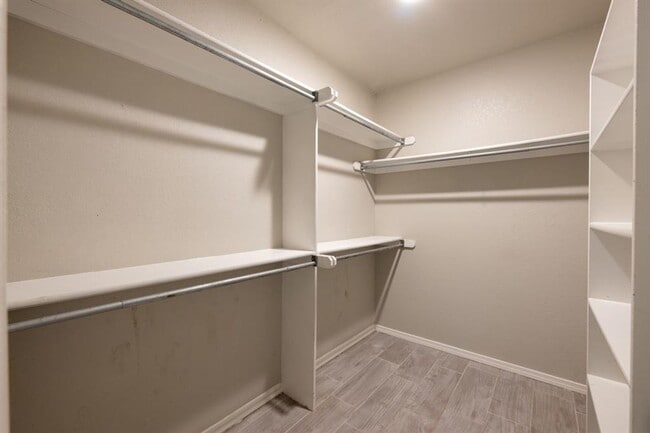 Building Photo - Very Nice 3 Bedroom 2 Bath Home in Norman Schools