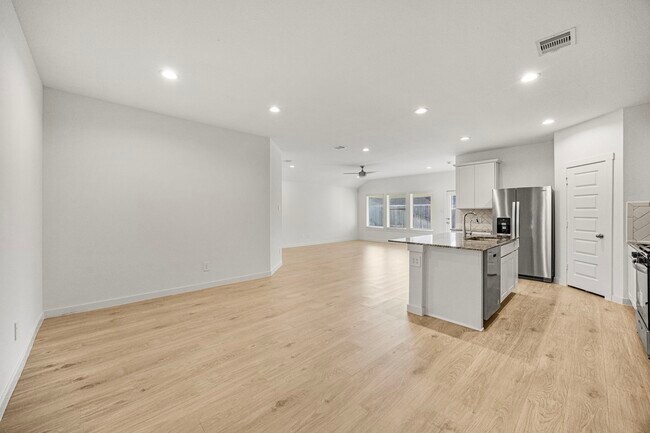 Building Photo - 2732 Misty Elm Ln