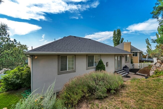 Building Photo - 14767 Brewster Dr