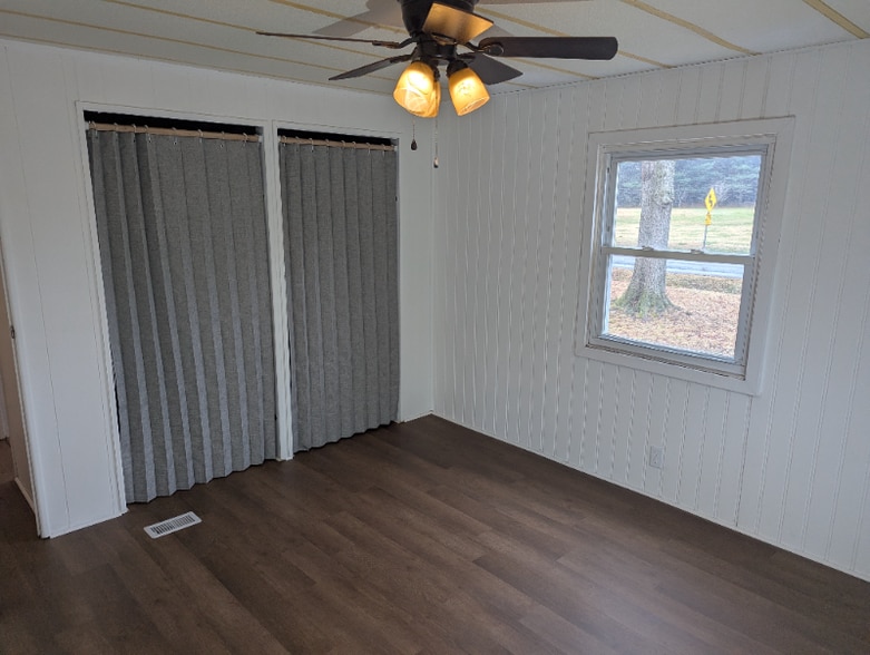 Building Photo - 10553 Waller Rd