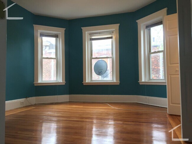 Building Photo - 15 Litchfield St
