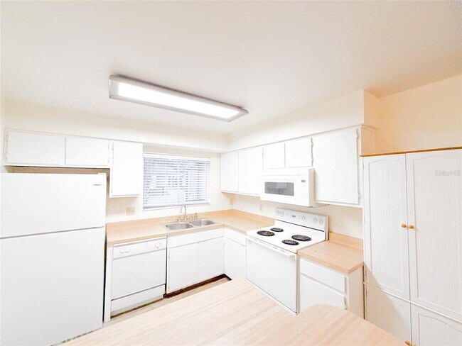 Building Photo - 10319 Matchlock Dr