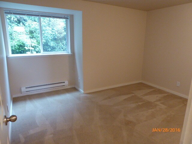 Building Photo - 3 Bed 2 Bath Condo in Factoria