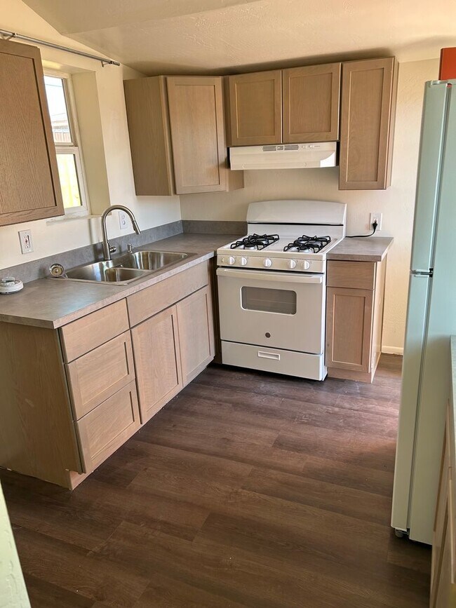 Building Photo - Winslow Home For Rent