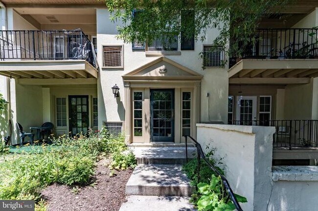 Primary Photo - 5898 Surrey Hill Pl Unit H